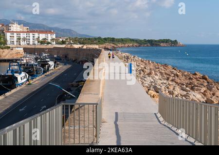 Hafenmauer L'Ametlla de Mar Küstenstadt Spanien Costa Dorada nördlich von L`ampolla und dem Ebro-Delta in der Provinz Tarragona Katalonien Stockfoto